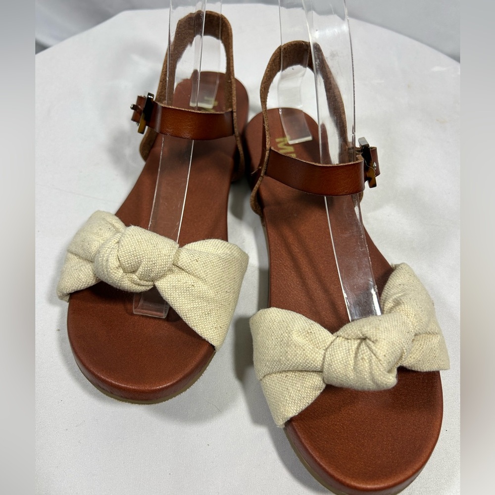 Mia Addilynn Fabric Knot Sandals Women's Sz 7.5W Beige Ankle Strap